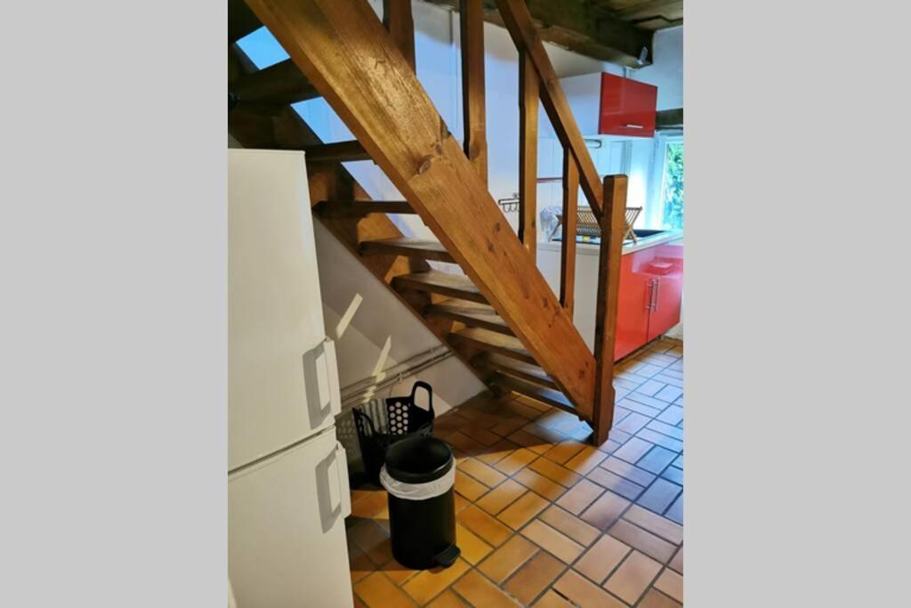 Petite Maison Dans Les Monts D'Arree Ty Coz Commana Экстерьер фото